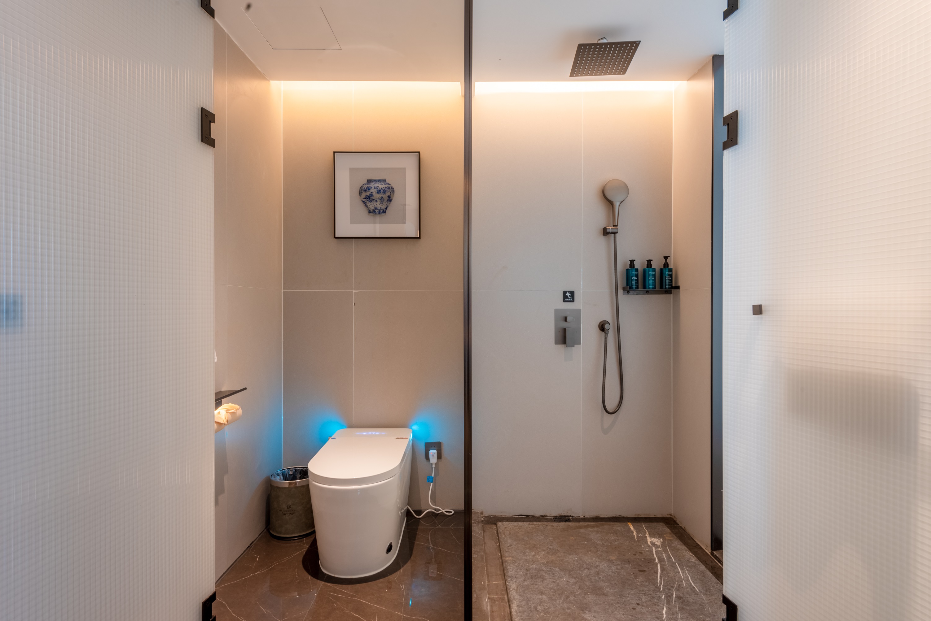 Elegant Luxury King Room