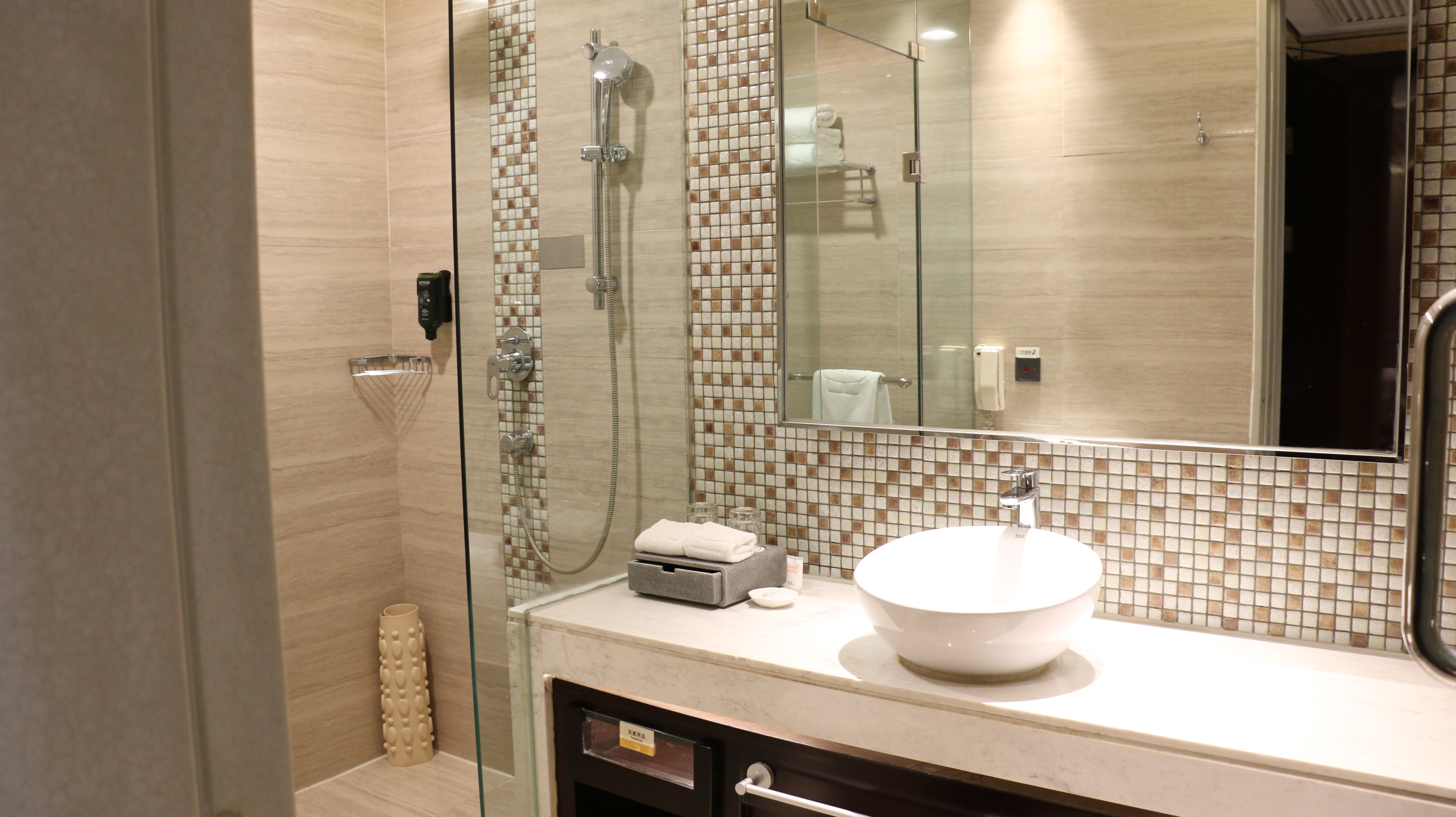 麻将套房（一室一厅+麻将机）