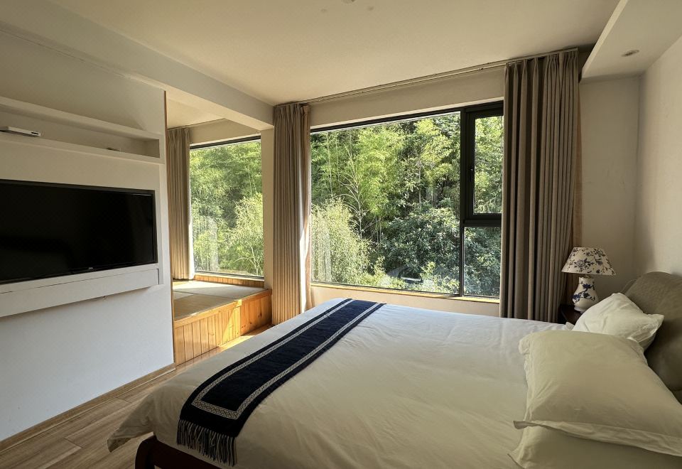 Deluxe Loft Suite