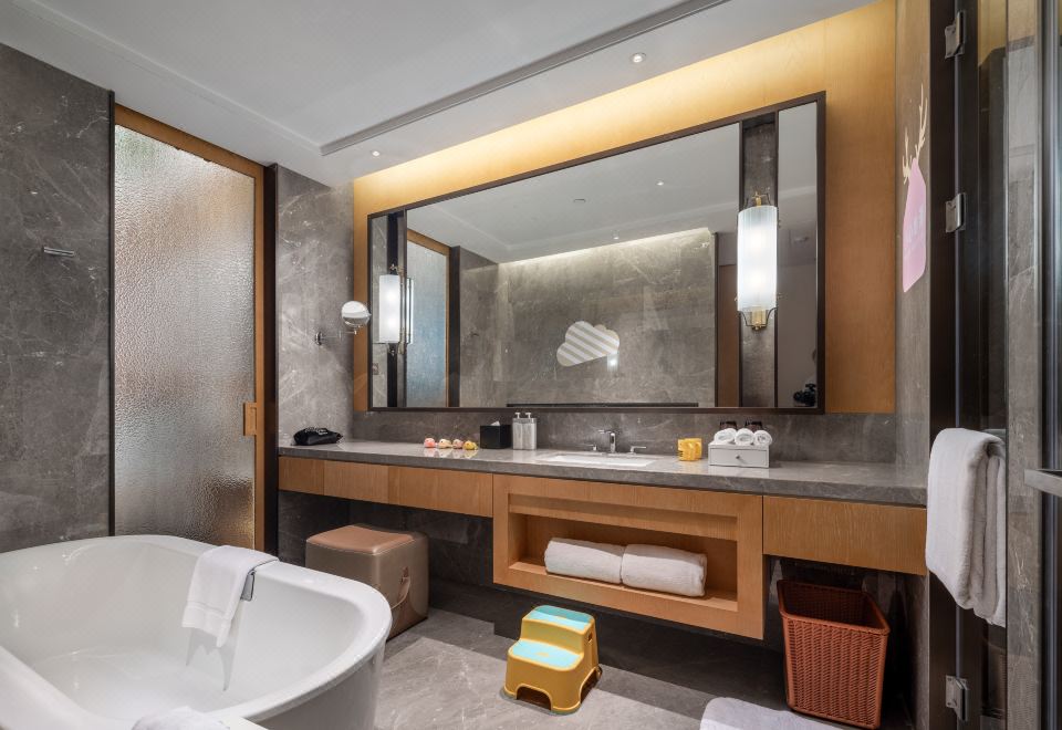 小恐龙Limnii三床房（园景阳台丨童趣木屋）