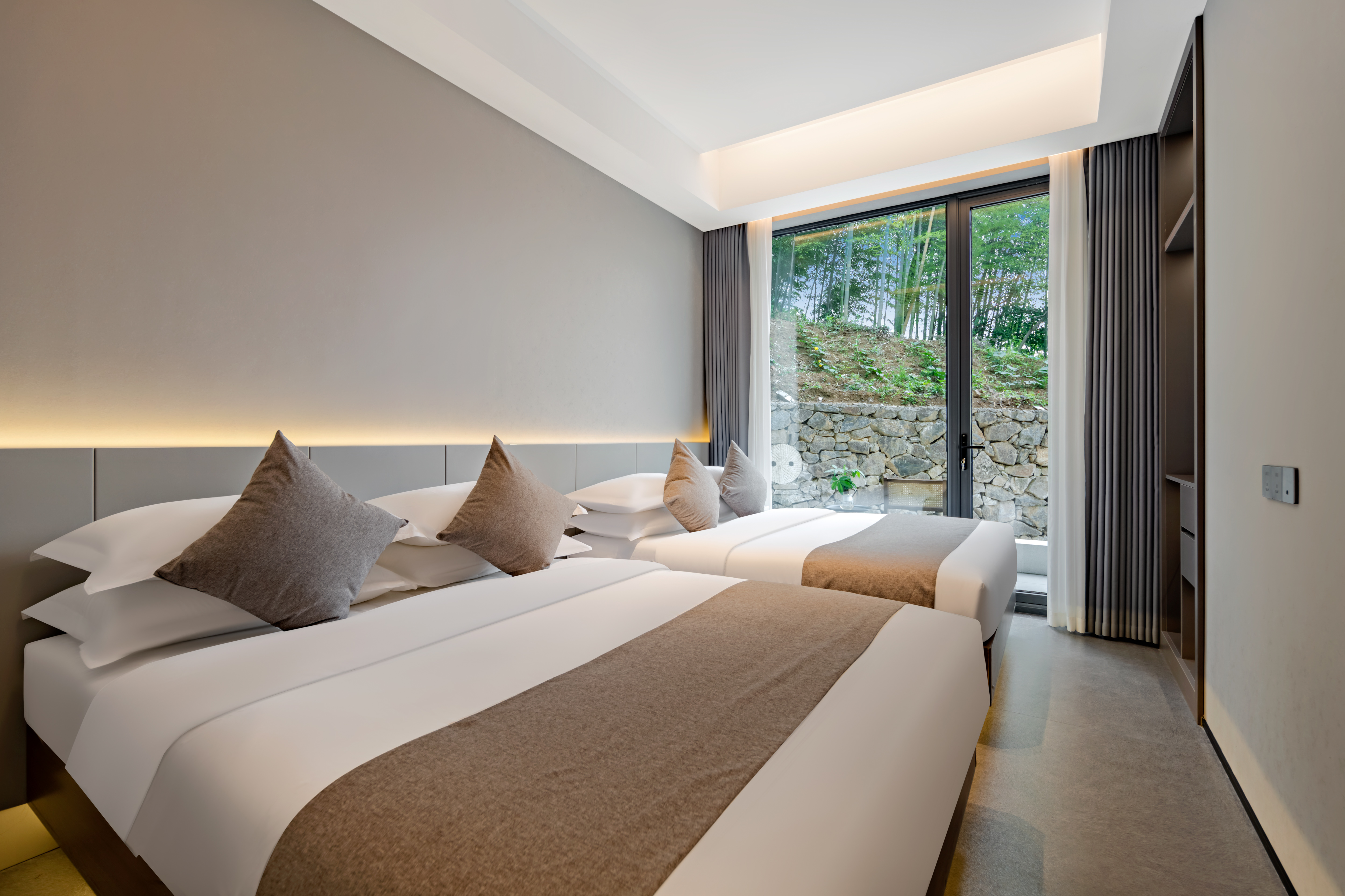 Bamboo Forest Featured Room (2 Beds) (Balcony)