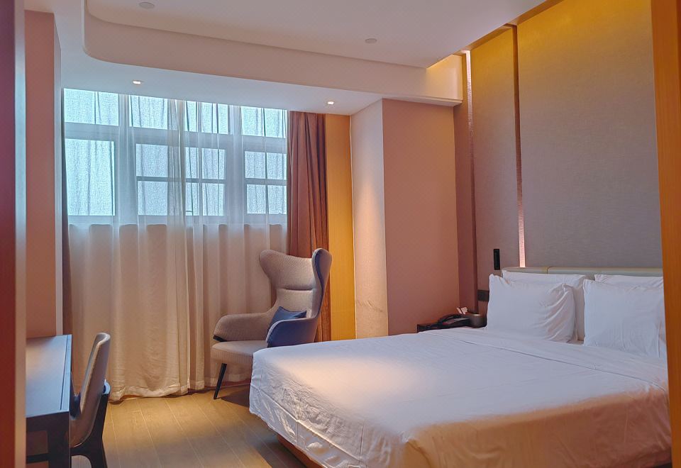 Atour Hotel(Suzhou Mudu Ancient Town Store Lingyan Mountain Metro Station)Elegant Queen Room