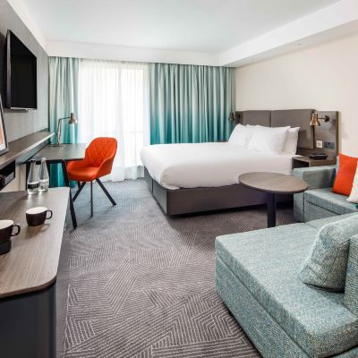 Premium Queen Room Holiday Inn MANCHESTER AIRPORT Promo Code