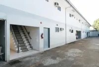 ريد دورز نير إس إم كالامبا