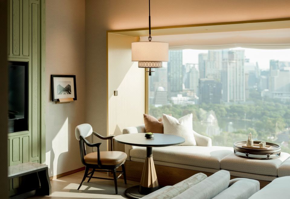 Dusit Thani BangkokClub Suite 1 King, High Floor, Park View