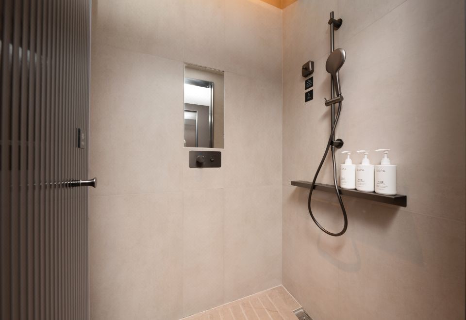 尊享闺蜜房（深睡床品+双洗漱台+3张床）