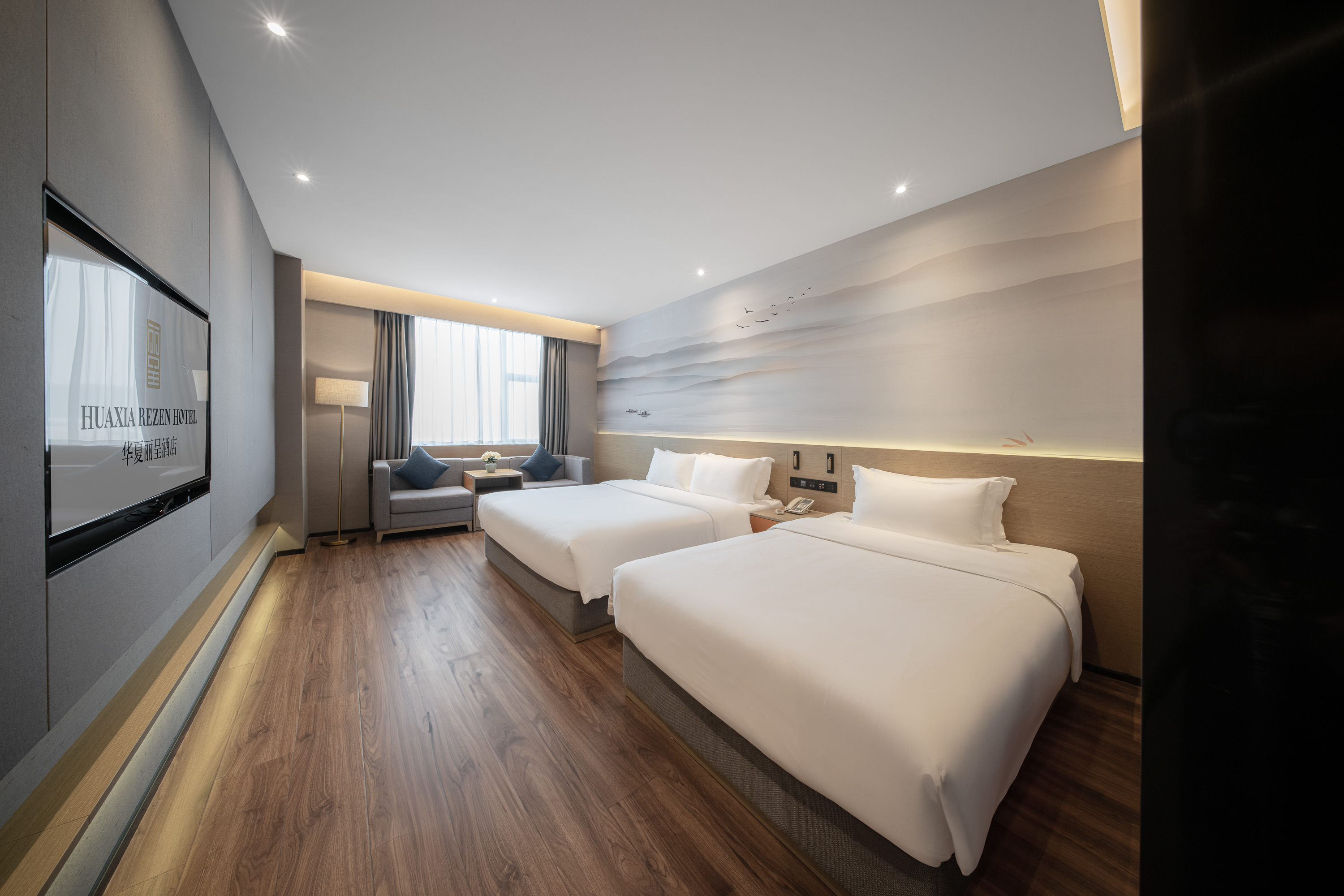 高空城景温馨家庭房〔大小床+闽南茶具+沙发+蓝牙音箱+乾湿分离〕