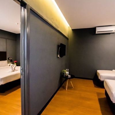 家庭房a連通房（豪華大床房 + 豪華雙床房） 吉隆坡仁嘉隆佳景酒店優惠