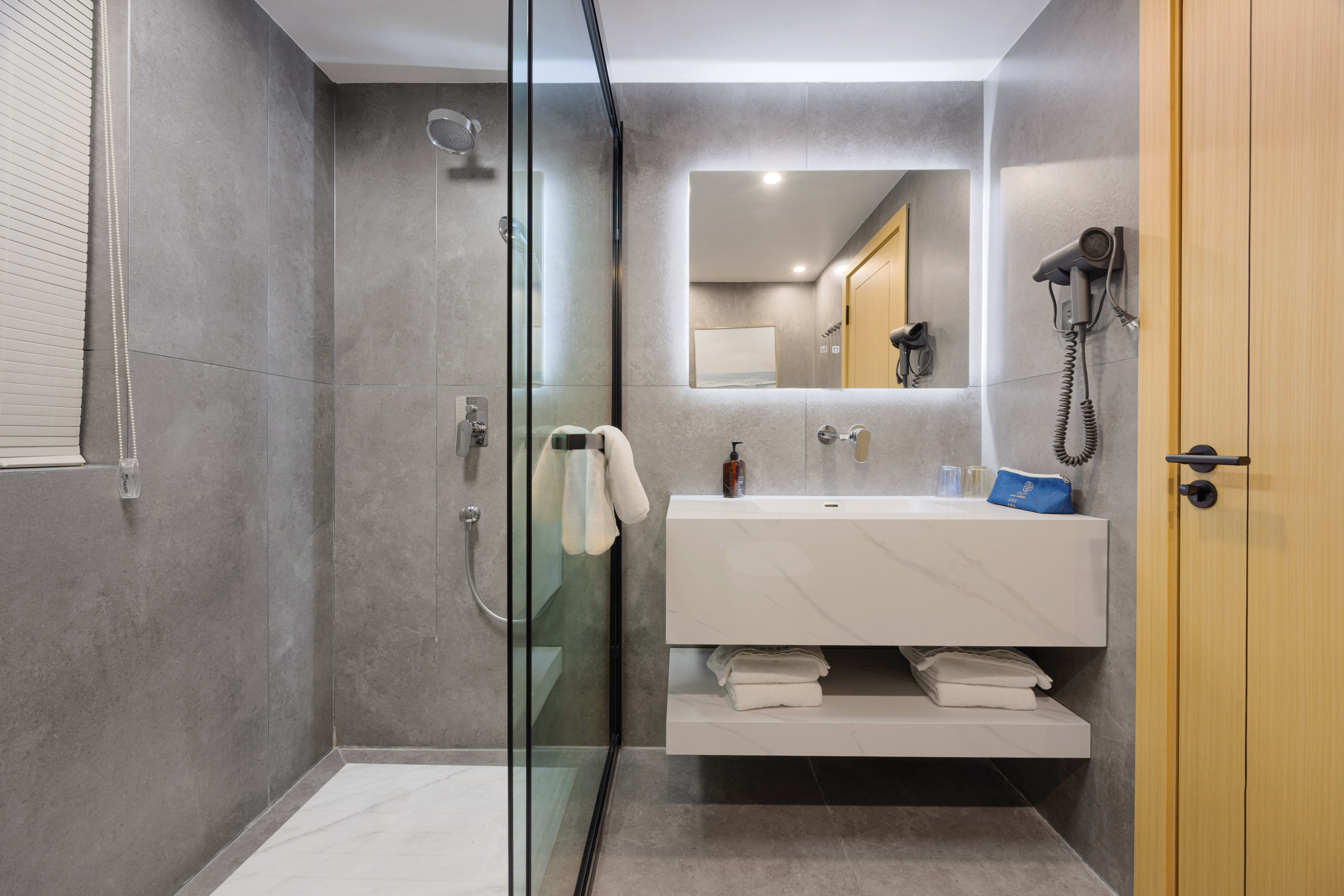 高空景观豪华套房（闲观夜街市井+定制静眠床品+智能马桶）