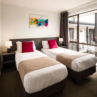 Deluxe Two Bedroom Apartment Carnmore Hagley Park Promo Code