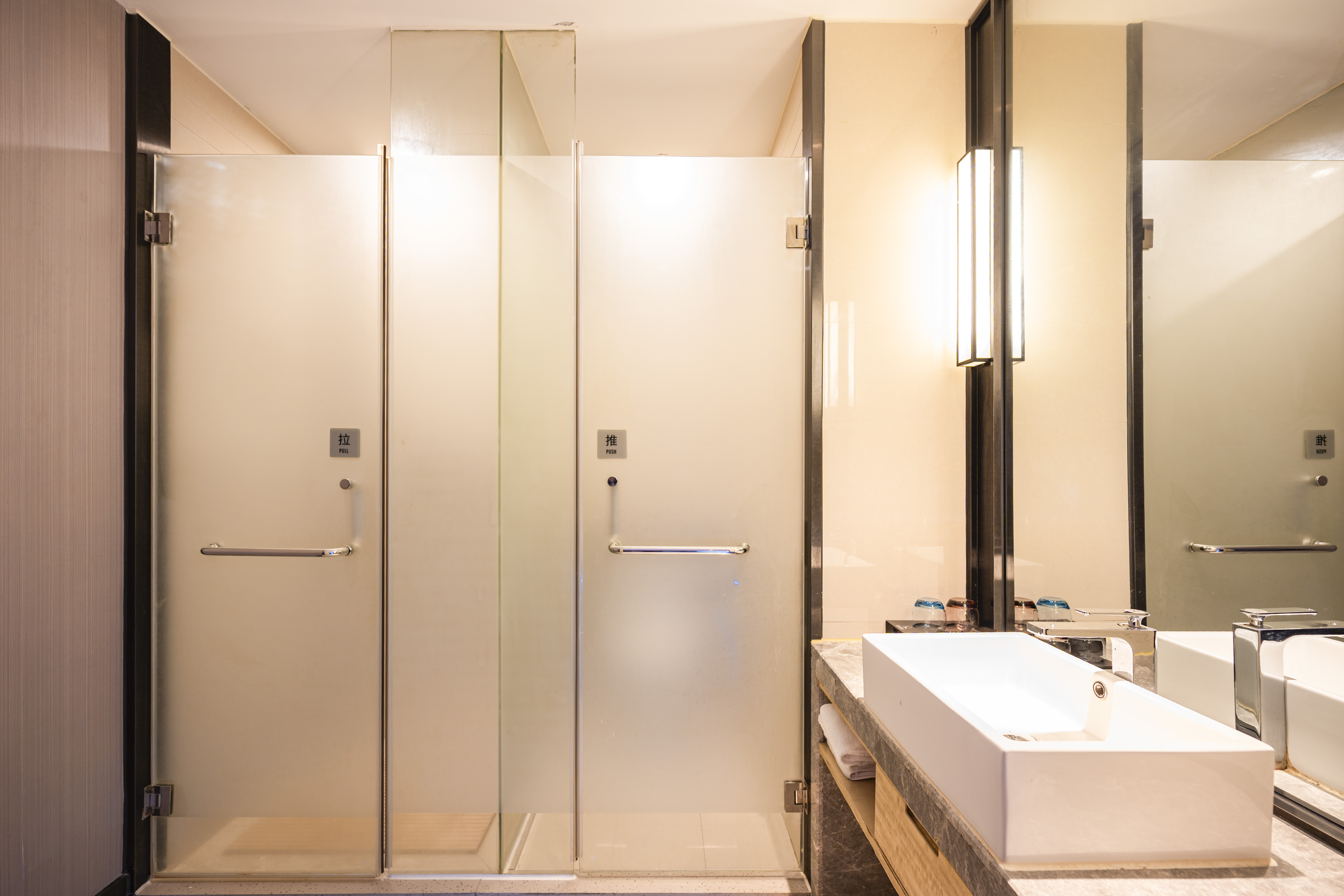 對戰電競四人房[RTX3070Ti+32G+i5-12400+2K+網咖特權]