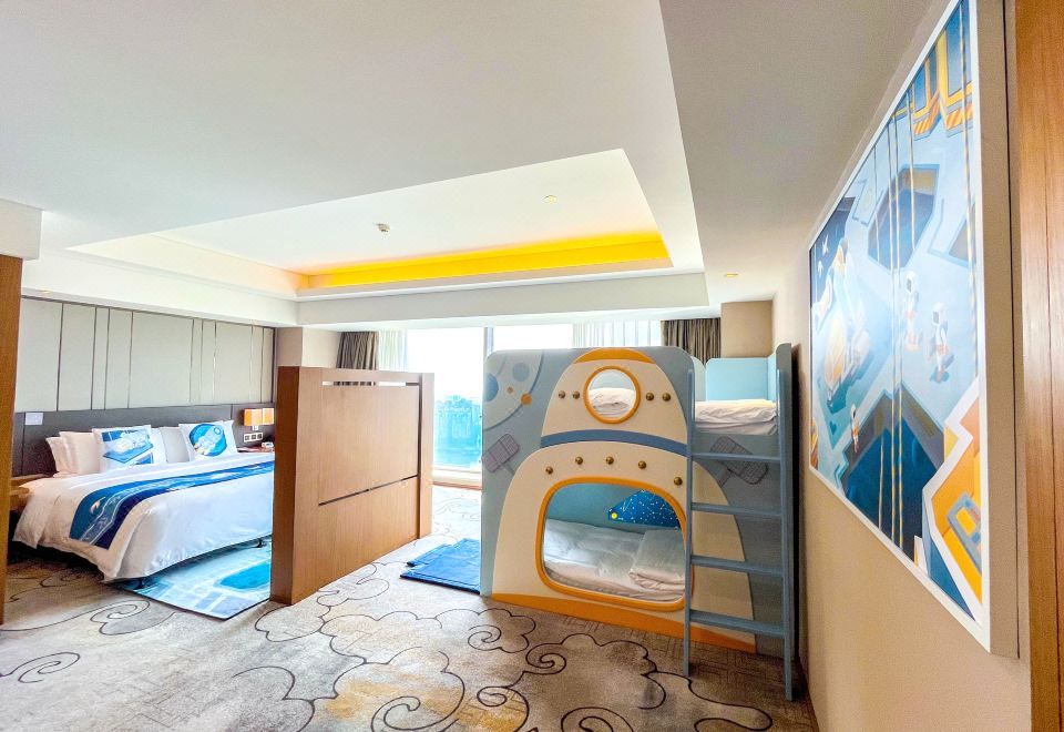 Swiss Grand NanchangSpacecraft Family Suite