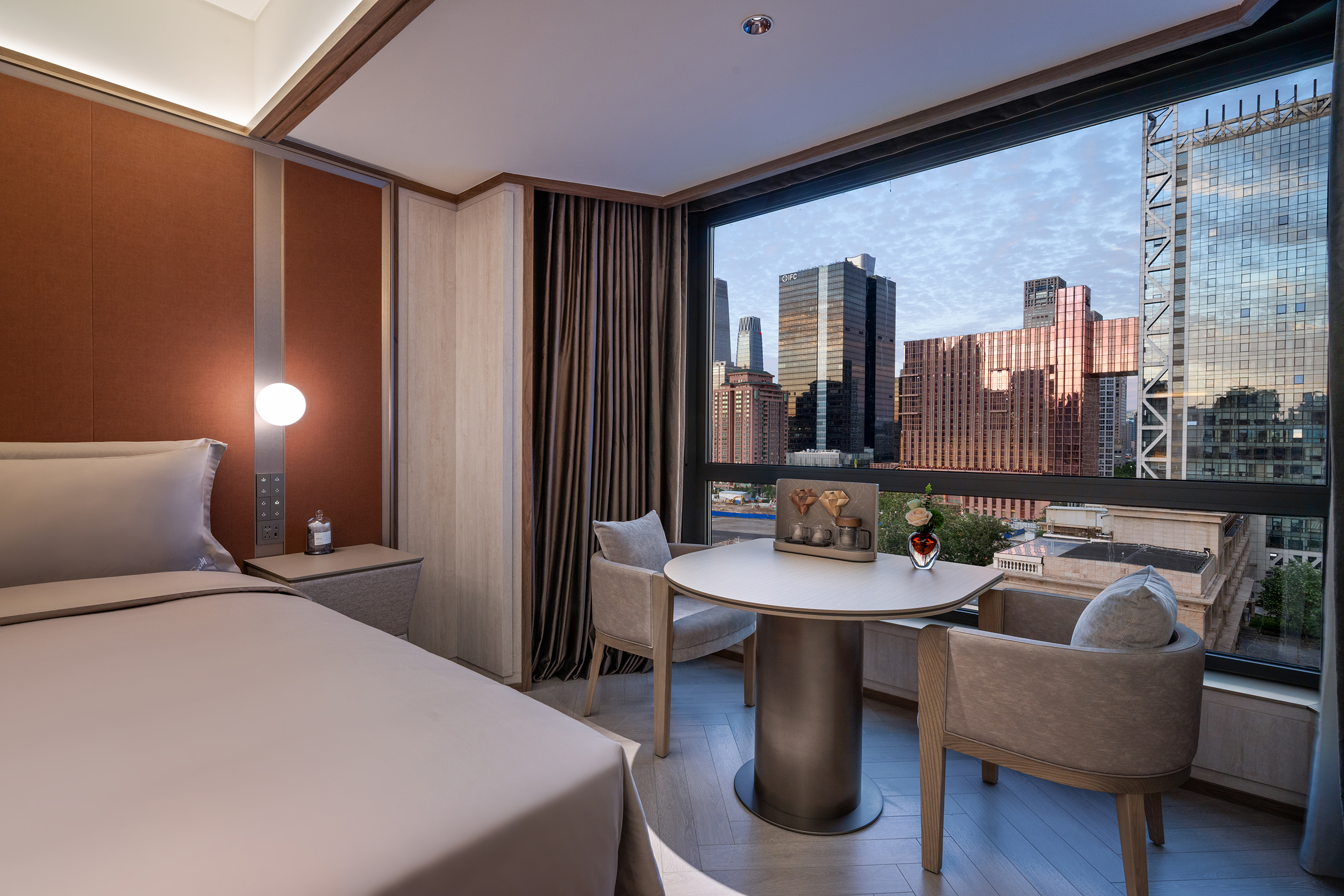 絲漣深睡大床房（絲漣套裝，城市夜景，香氛晶石）