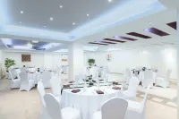 Al Hail Waves Hotel Managed by Centara