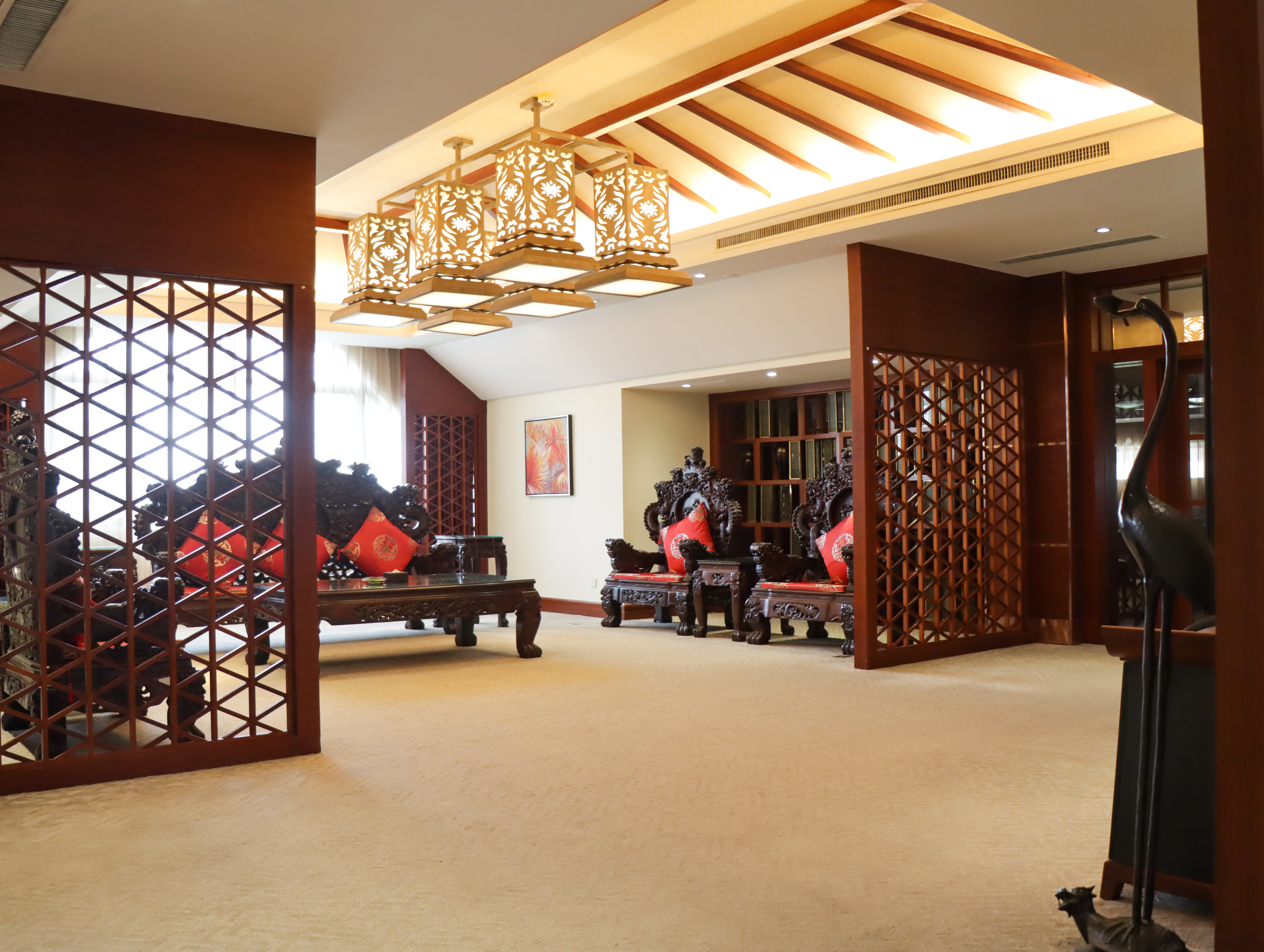 海丽号总统套房（温泉水+私人影音室+室外露天泡池+大浴缸+湿蒸房）