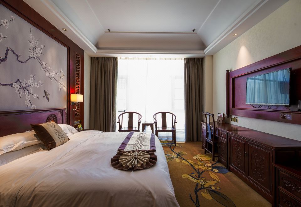 Huashan Hot Spring International HotelDeluxe Business Suite