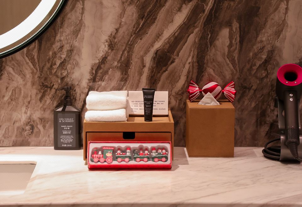 Sheraton Taizhou HotelDeluxe Suite