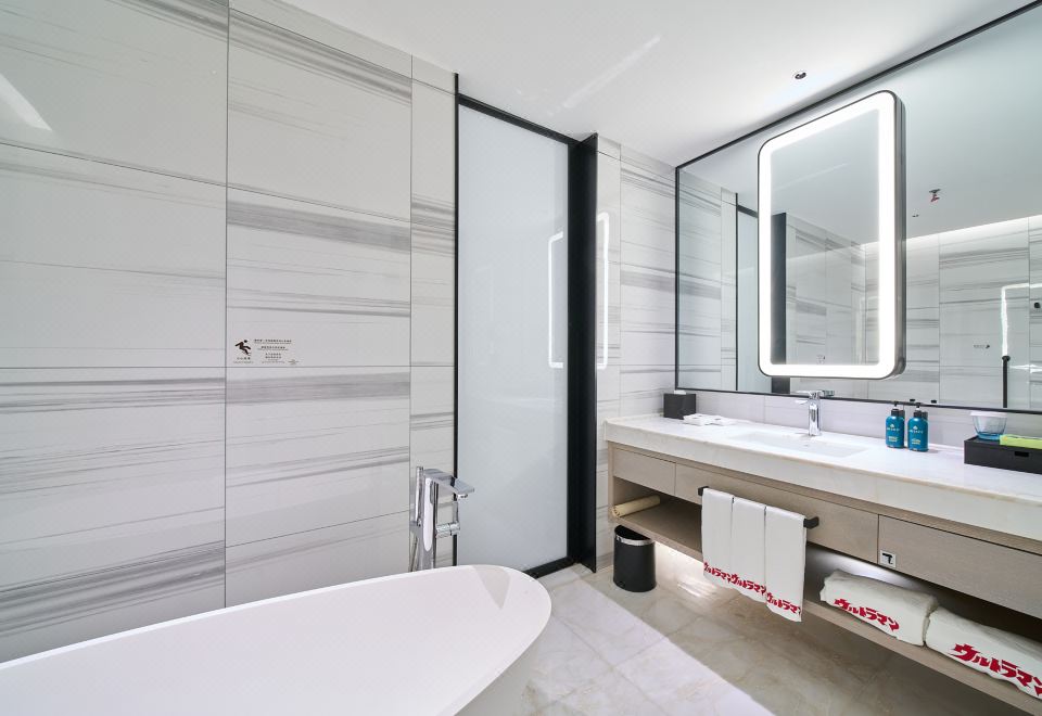 Crowne Plaza Xinghai DalianUltraman Children's Theme Room