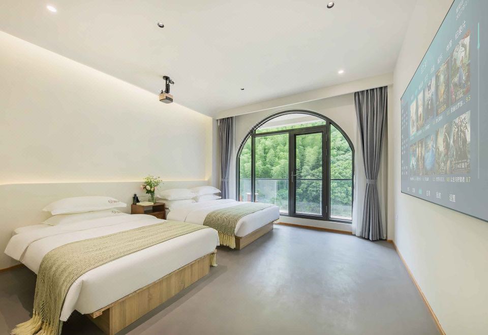 Cha Yu Light Oxygen Family Twin Room With Independent Wannan Stream-View Balcony, 100-Inch Projection&Smart Toilet