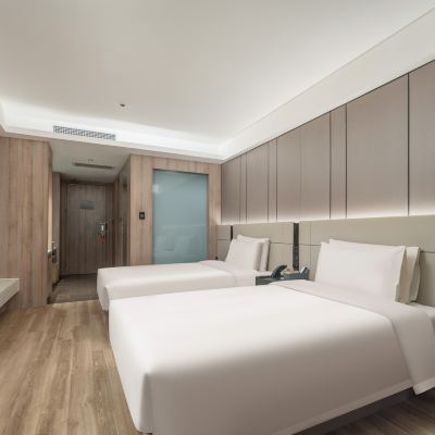 高級雙床房（投屏電視+小冰箱 ） 青島奧帆中心五四廣場亞朵S飯店優惠