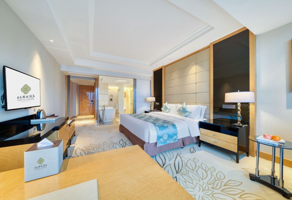Queen Room