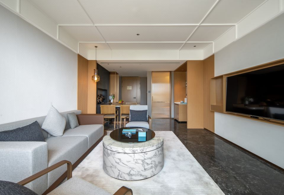 豪華套房（智能客控+MINI吧+天然乳膠枕）