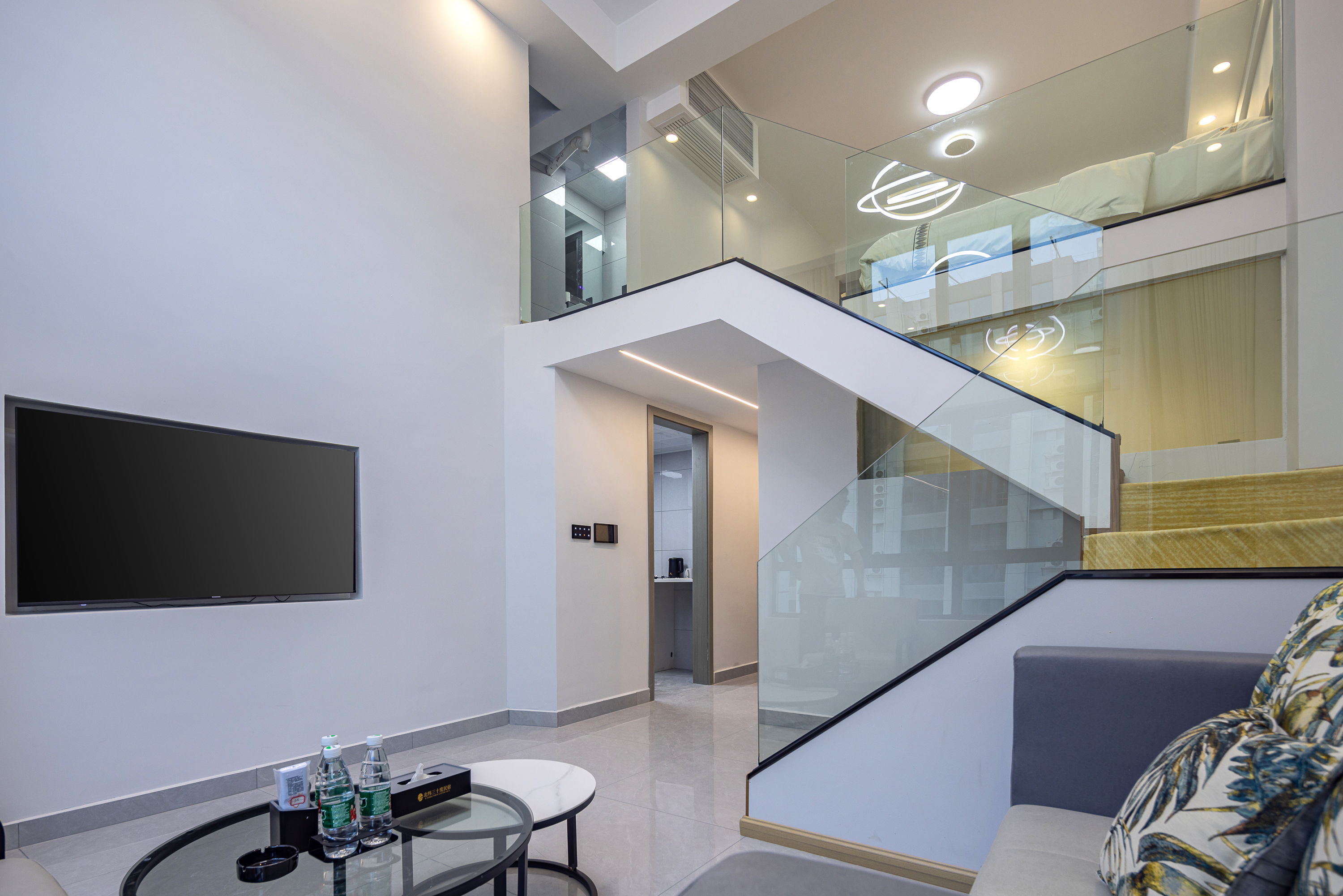 LOFT三床套房∣两衞∣客厅∣双床两张标间∣大床独立单间