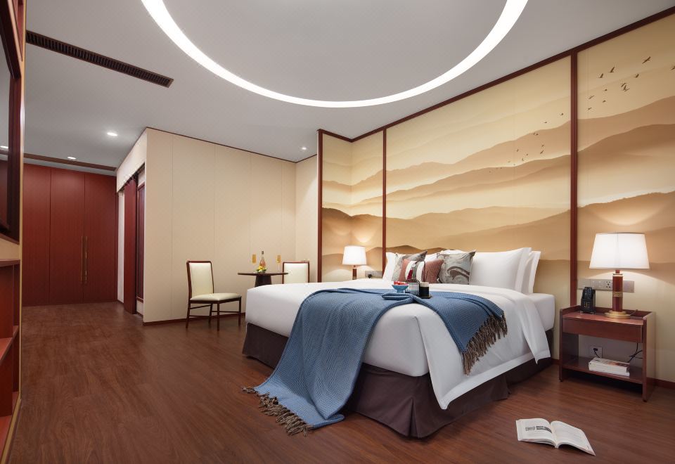 城景至尊大床房