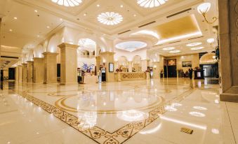 Suning Global Venice Hotel (Hongyang Plaza Store and Liuzhou East Road Metro station)