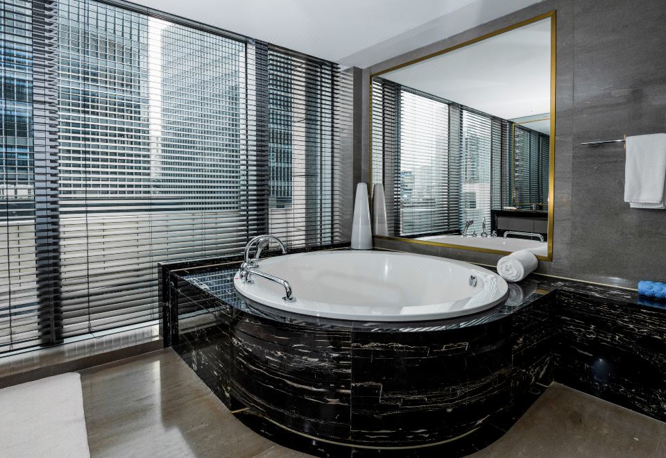 VR特色大床房（觀影+游戲）