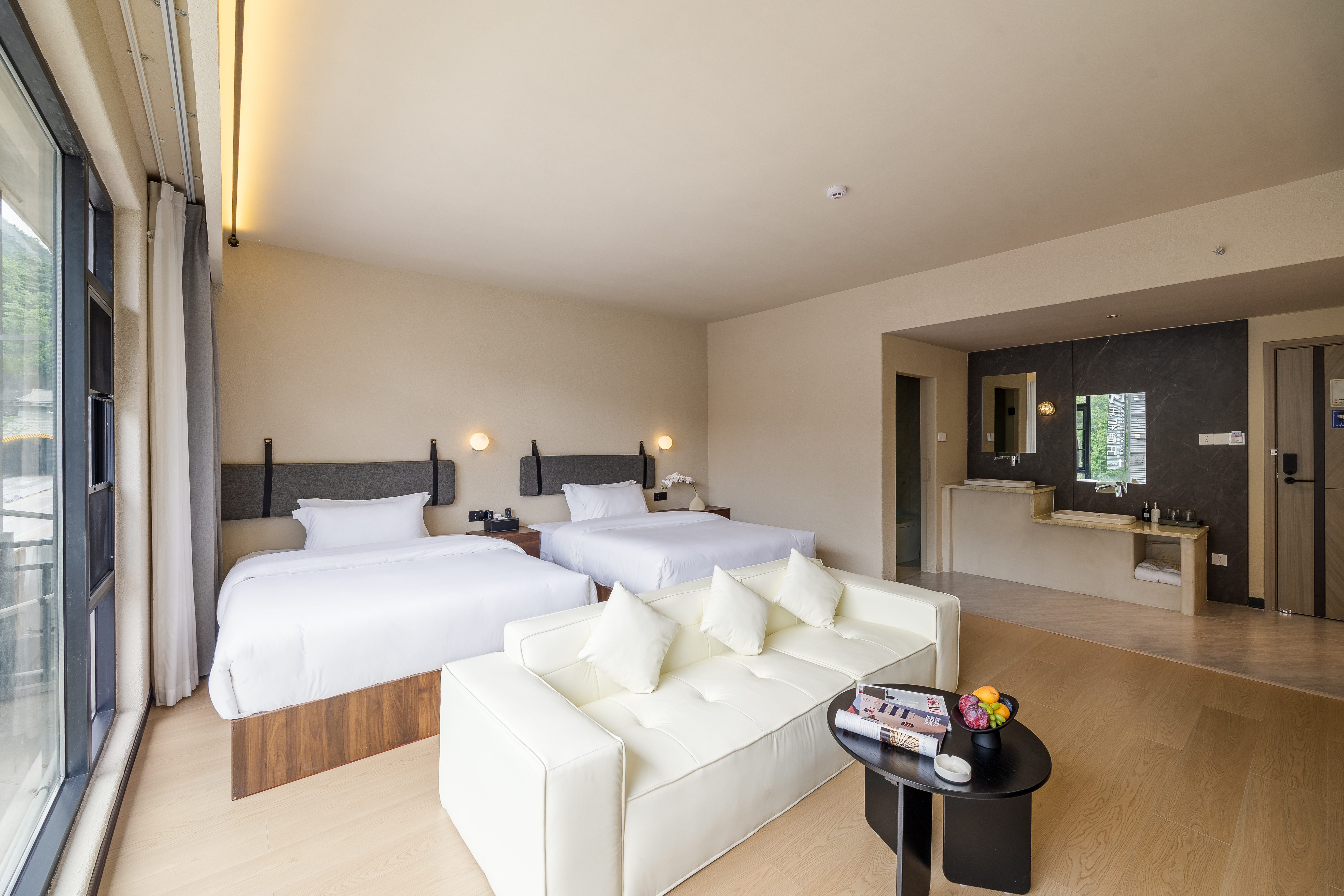 岚·浴缸家庭双床房（零压床垫+智能加热马桶+边泡澡边看山景+小冰箱）