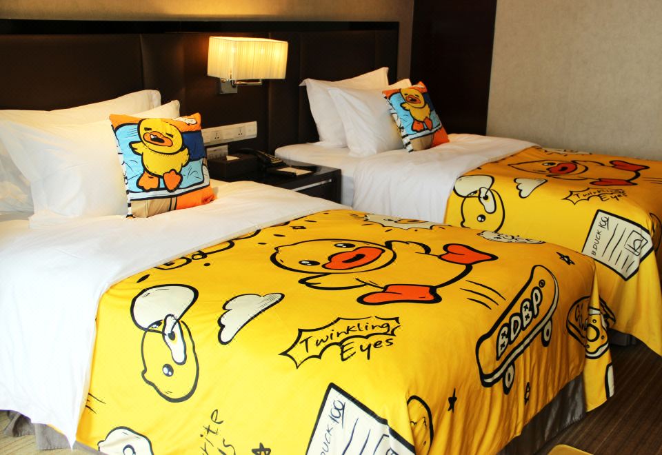 Rising Butterfly Hotel, Chengdu TaiKoo LiB.Duck-Themed Room With Children's Amenities
