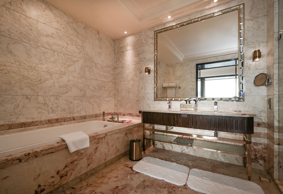 Chateau Star River QingdaoSuite With Sea View