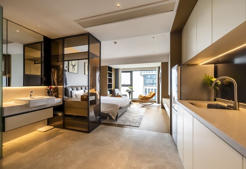 观澜·日出海景大床房