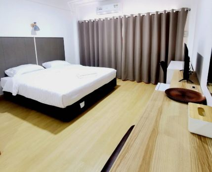 โรงแรมรัตนศิริ
