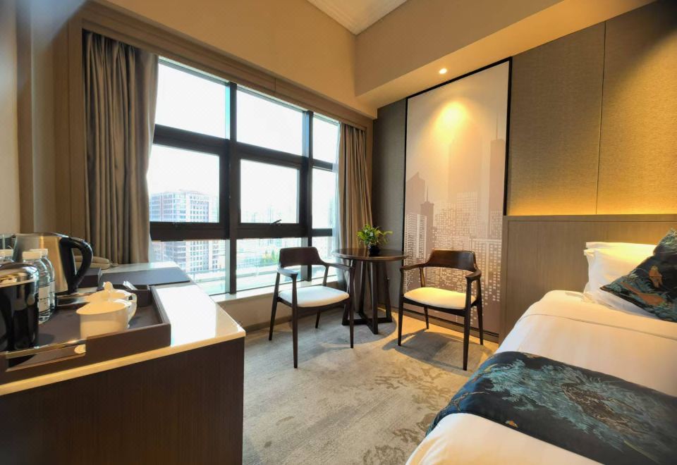 Pine City Hotel ShanghaiDeluxe Twin Room (2 beds)