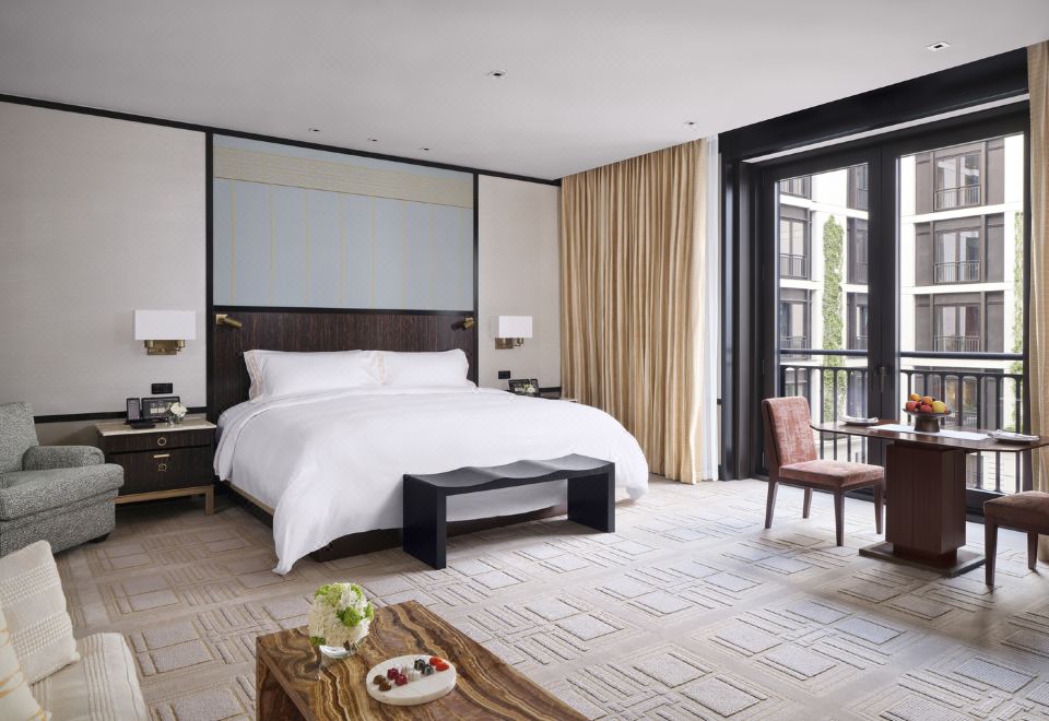 小型特大床套房