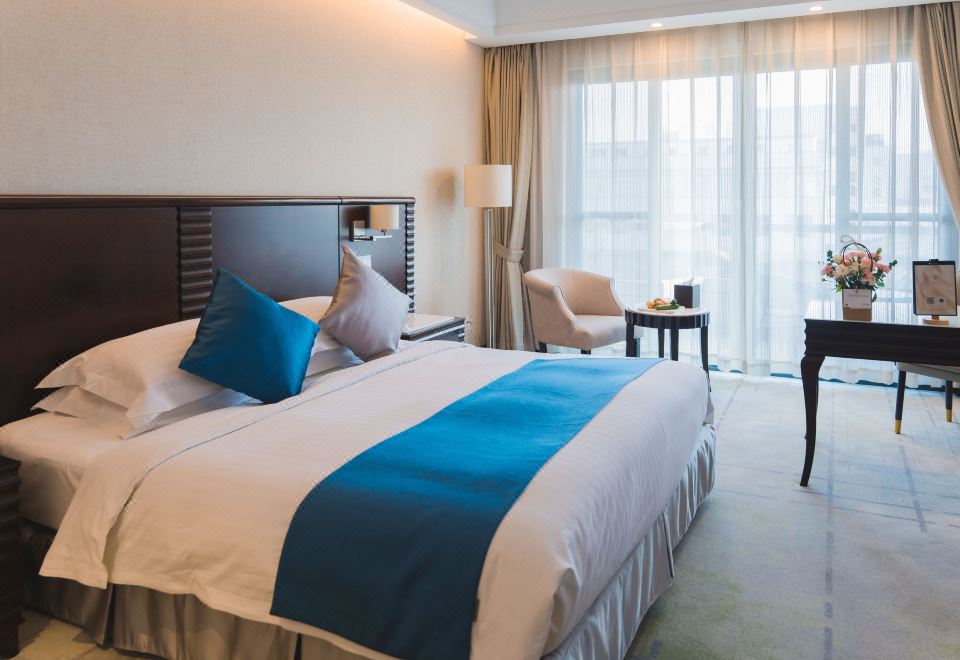 湖景大床房（阳台+浴缸）