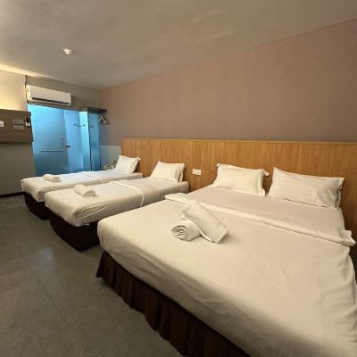 Bilik Deluxe Keluarga Kupon D'Garden Hotel
