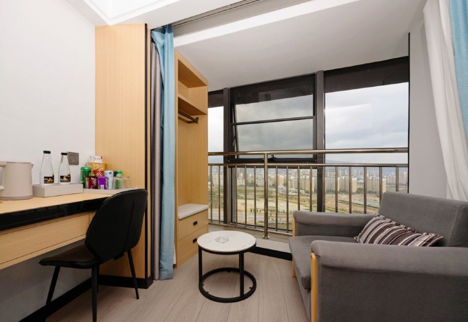 城景大床房（惬意烟火城景+定制静眠床品+智能马桶）