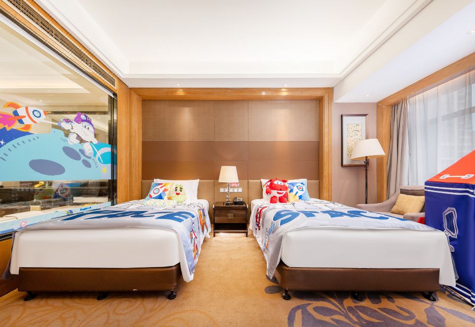 酷芽超級飛俠星際豪華雙床房