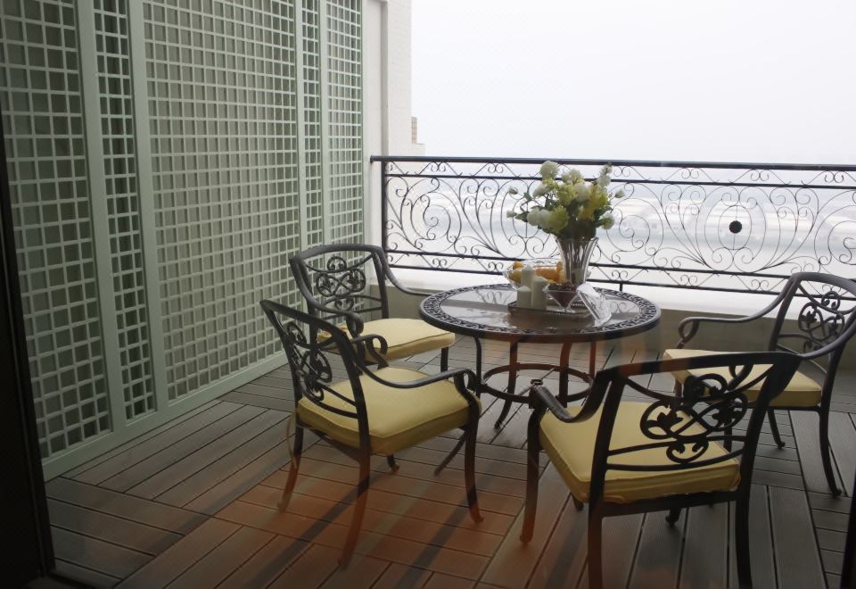 Crowne Plaza Guangzhou ZengchengDuplex Presidential Suite - With View (Top Floor)