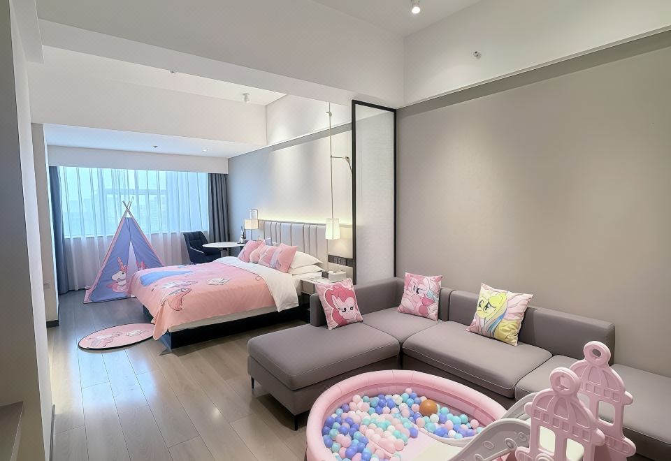 Borrman Jinhuangguan Hotel (Liuzhou Five Star Pedestrian Street) FamilyRoom