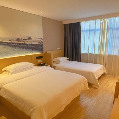 精緻商務雙床房【冷暖空調・迷你小冰箱・舒適沙發】 錦江都城酒店（海口五指山路日月免税廣場店）優惠