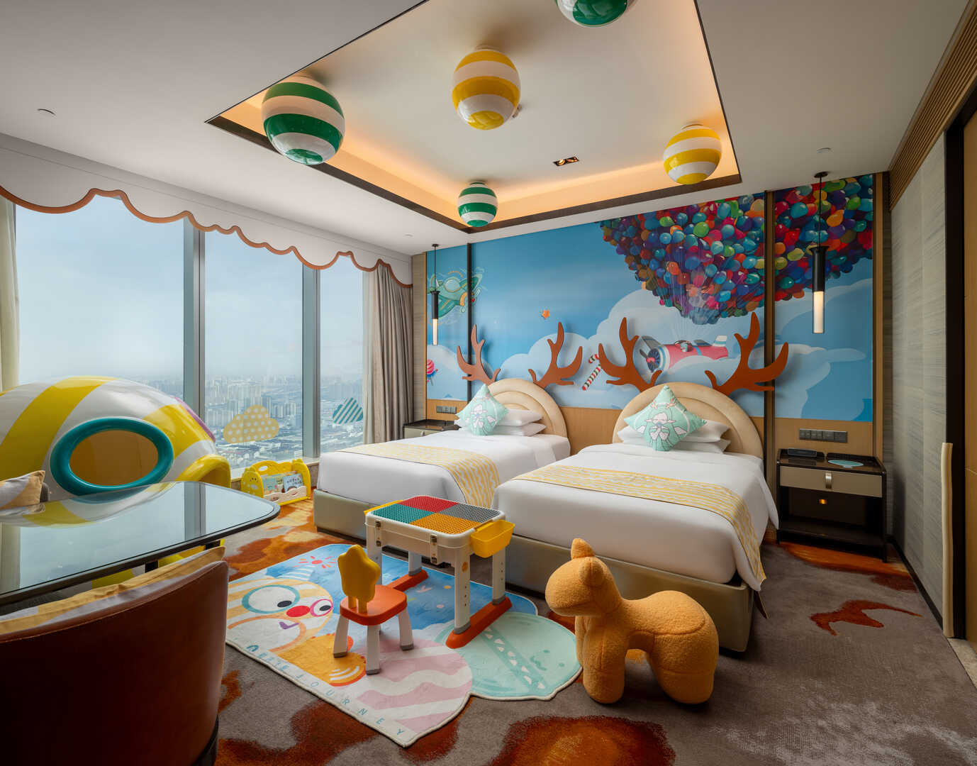 糖果飞屋主题双床房（鱼嘴小屋）