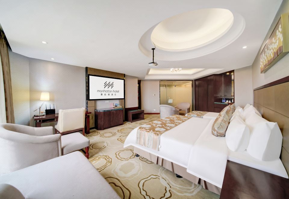 阳光家庭房（浴缸+小冰箱）