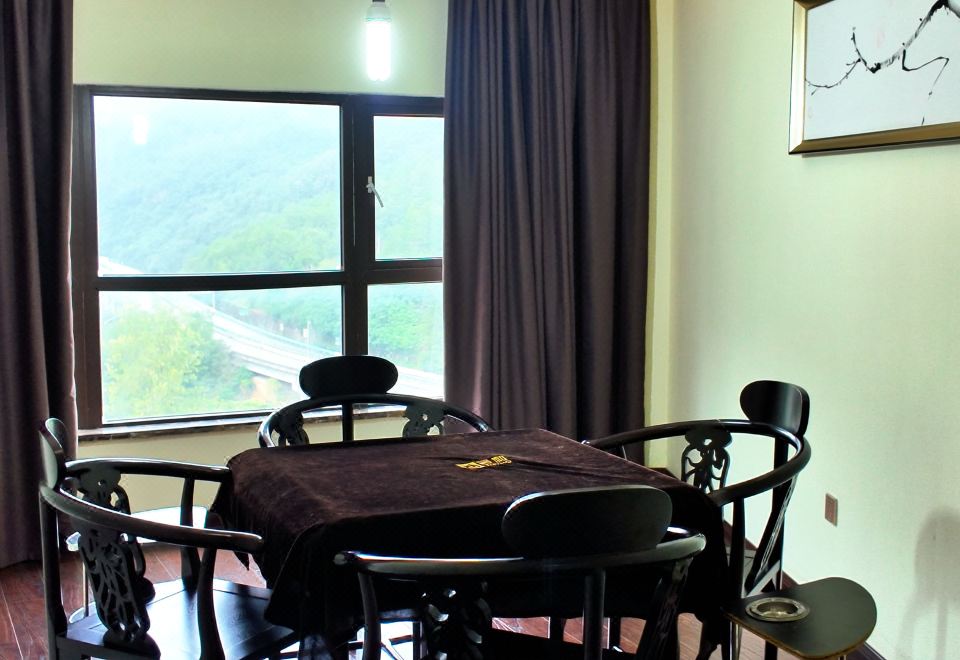 商务棋牌大床房