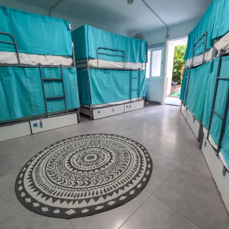 Duque Nest Hostel
