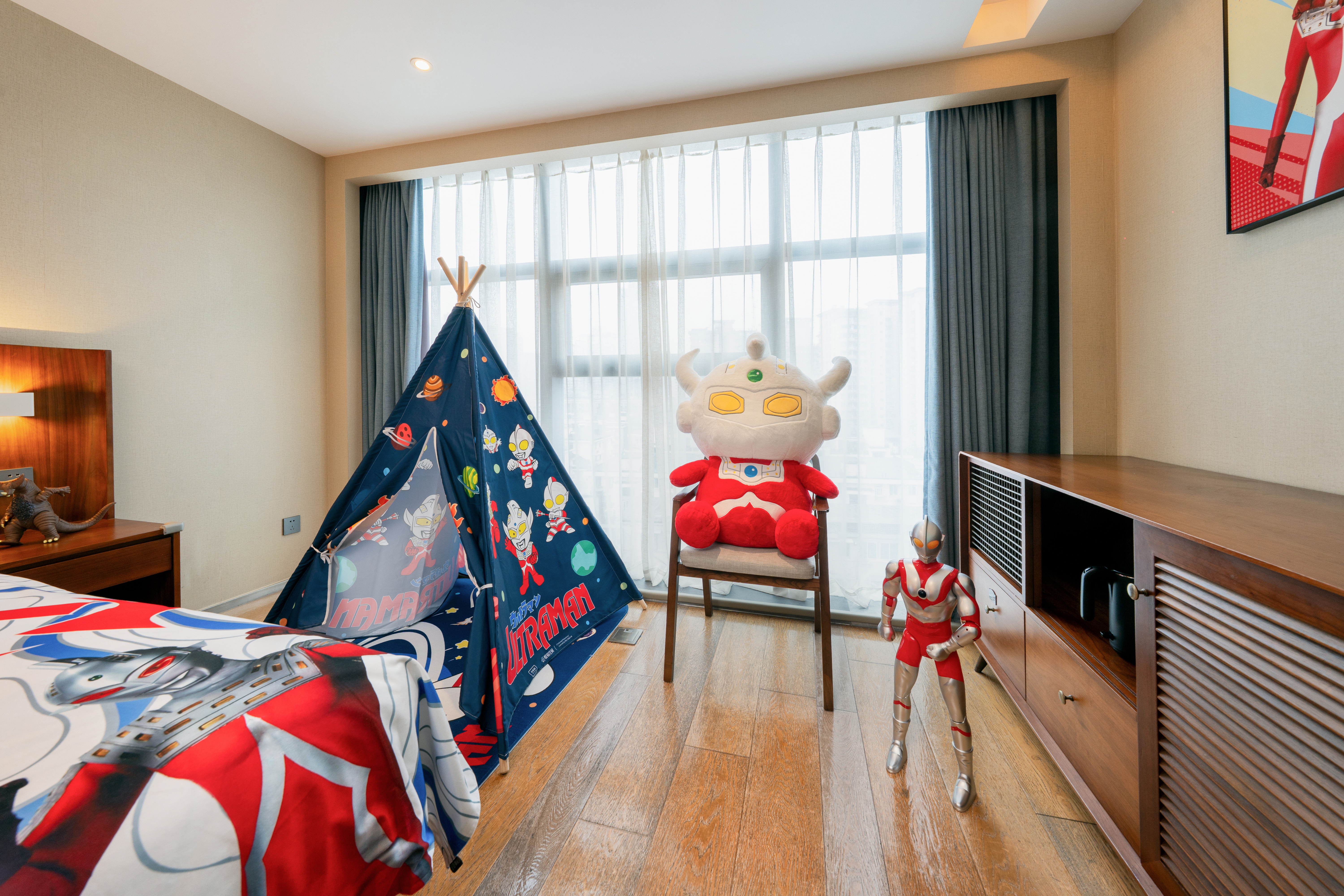 奧特曼親子主題四人房