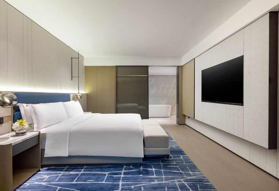 Two Bedrooms 2 King Beds Suite